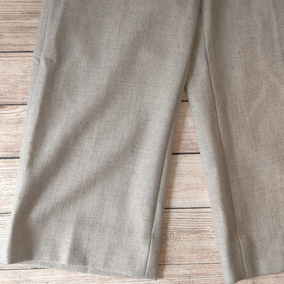 3/$20 BCBG Max Azria Grey Wool Capri Pants - Picture 3 of 8